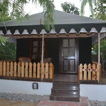 Gulmohar Sariska Resort Bairat Ngoại thất bức ảnh