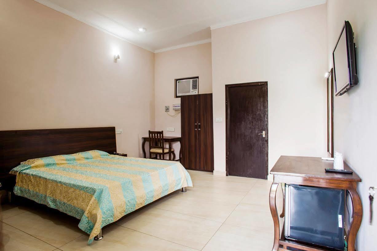 Gulmohar Sariska Resort Bairat Ngoại thất bức ảnh