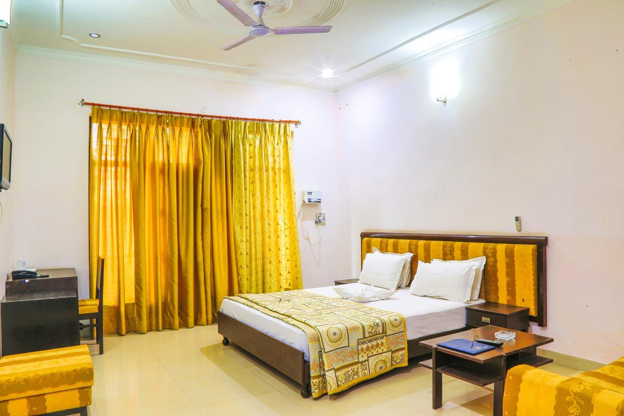 Gulmohar Sariska Resort Bairat Ngoại thất bức ảnh