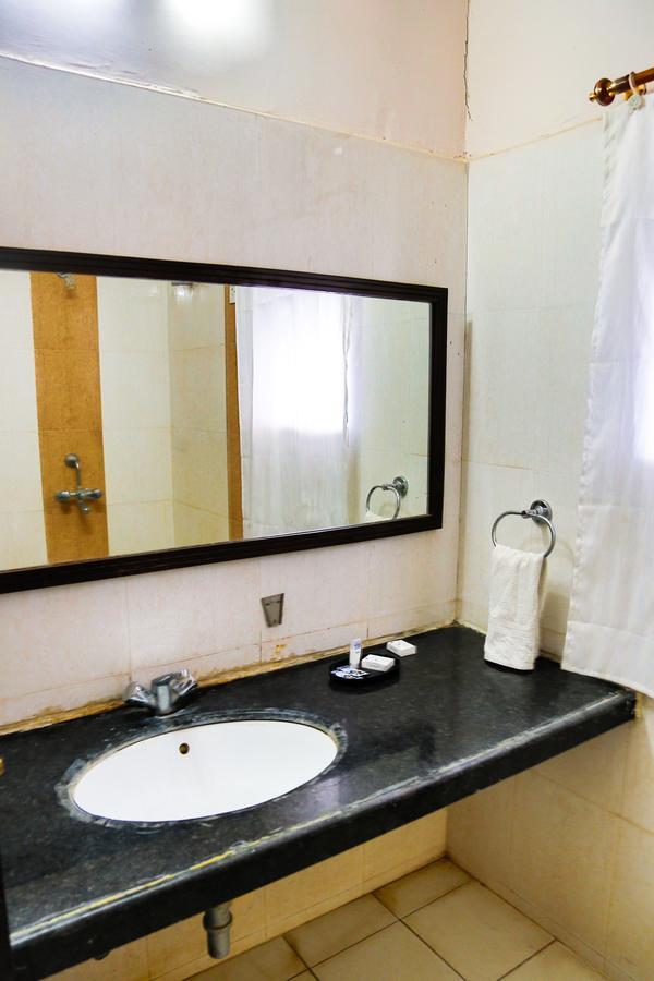 Gulmohar Sariska Resort Bairat Ngoại thất bức ảnh