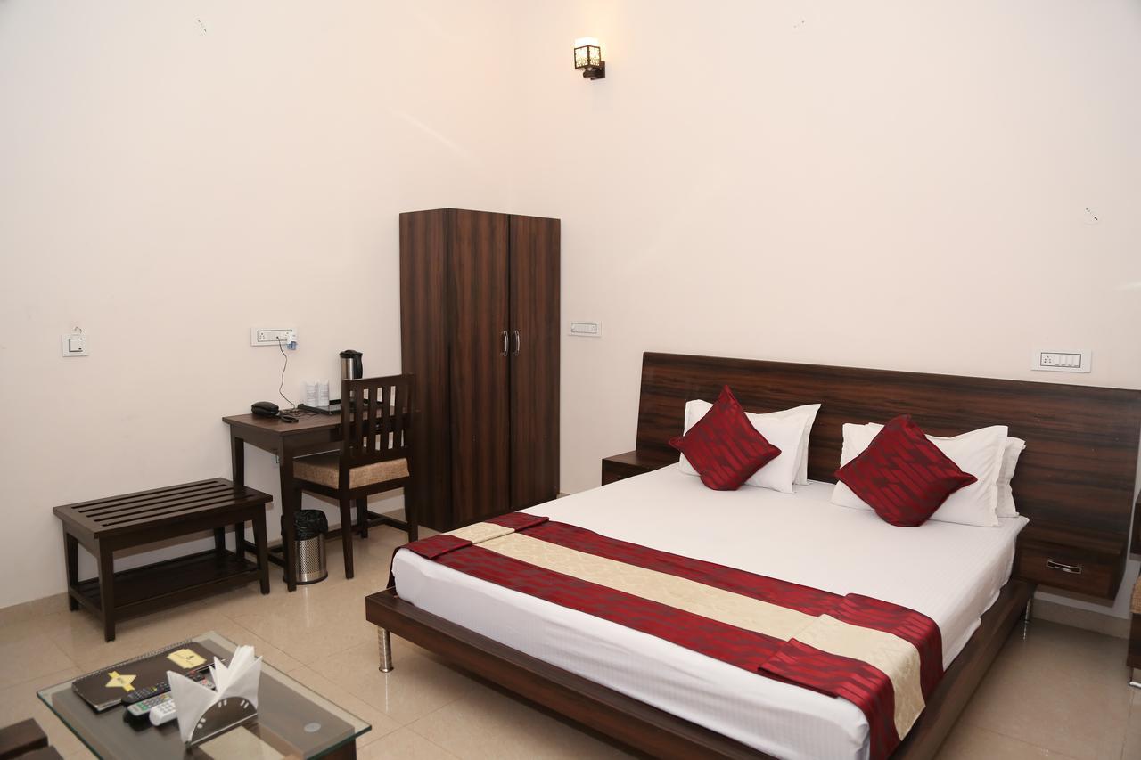 Gulmohar Sariska Resort Bairat Ngoại thất bức ảnh