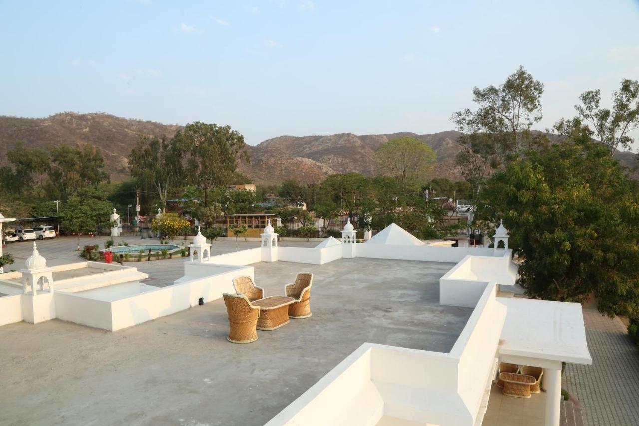 Gulmohar Sariska Resort Bairat Ngoại thất bức ảnh