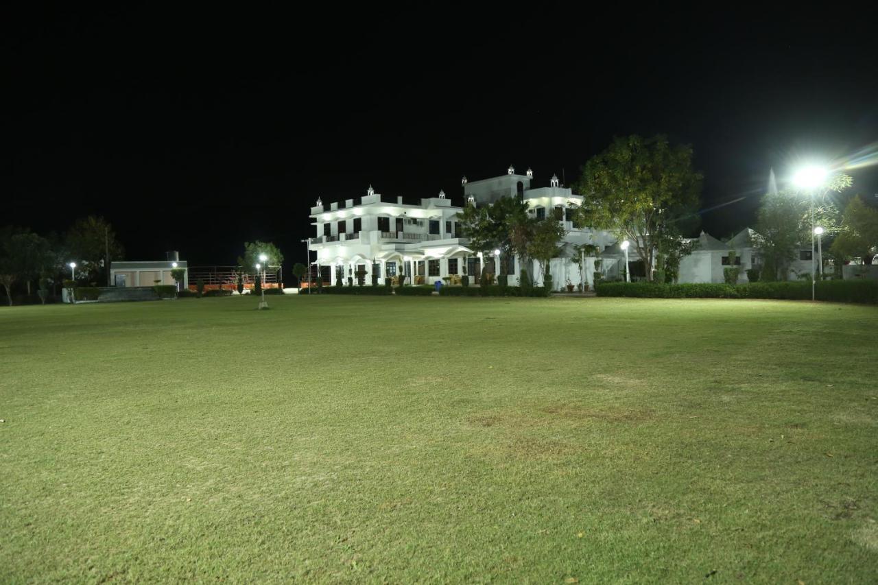 Gulmohar Sariska Resort Bairat Ngoại thất bức ảnh