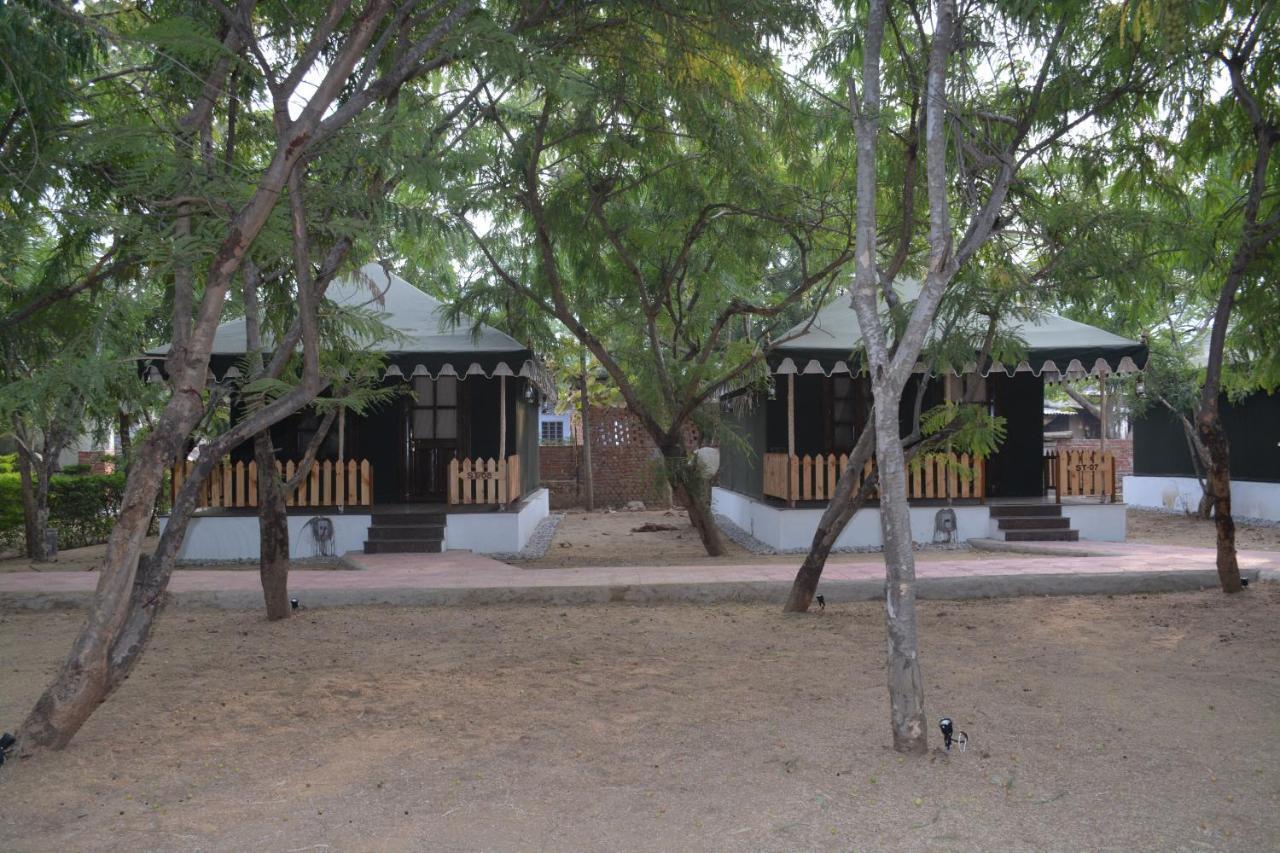 Gulmohar Sariska Resort Bairat Ngoại thất bức ảnh